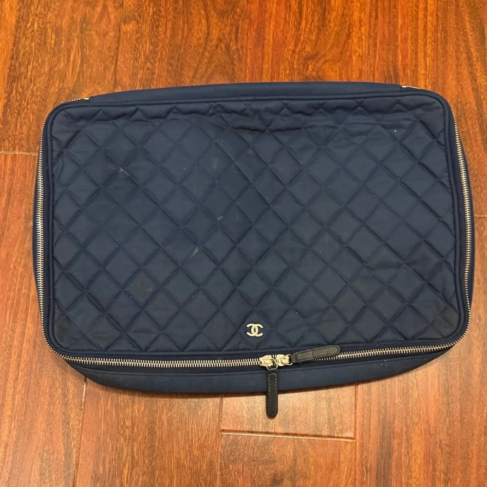 CHANEL Dark Blue Quilted Laptop/ Cosmetic Bag okuizumo-syakyo.com
